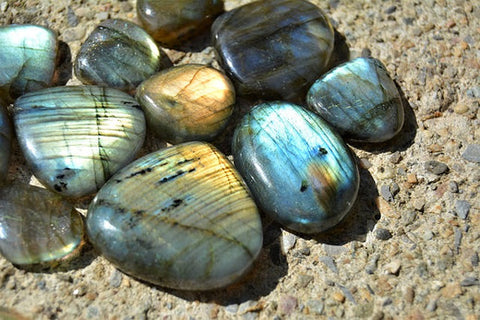 Labradorite and it's use in animals